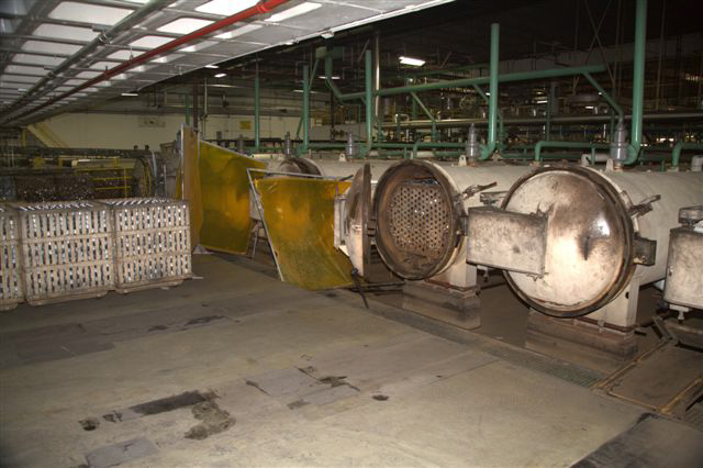 The large cylindrical steam pressure cooker called a retort