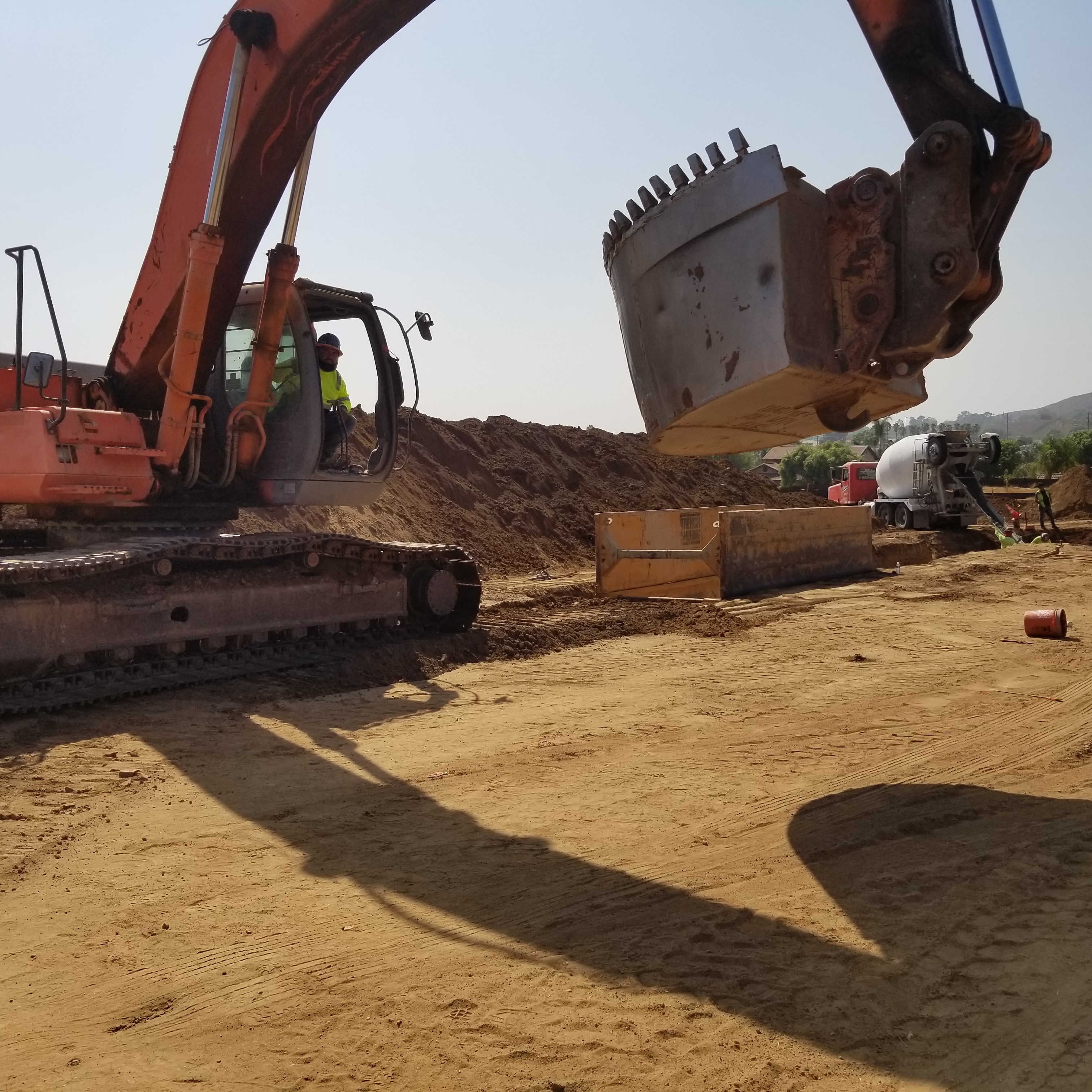 excavator with digging bucket involved in the incident