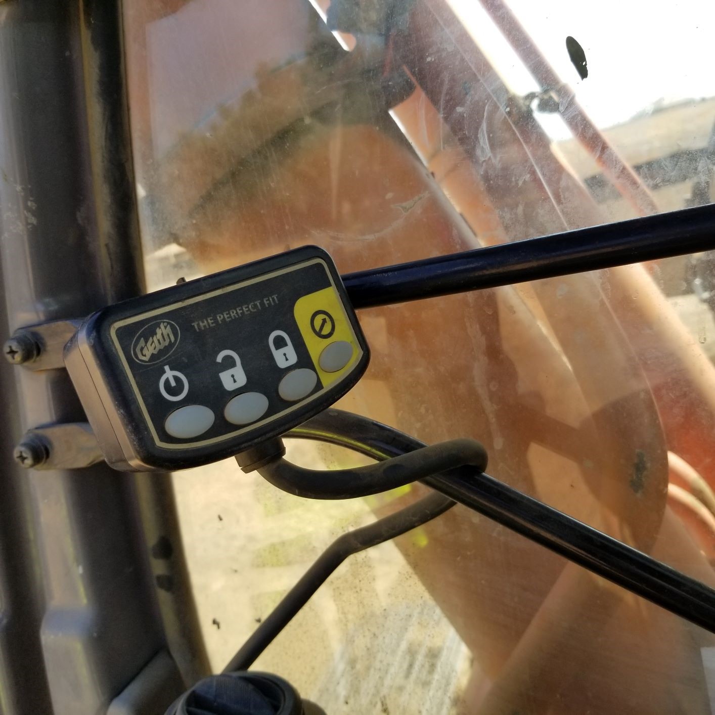 control panel for the automatic hydraulic quick coupler